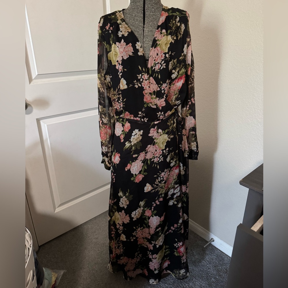 Vince Camuto Black Floral Long Sleeve Wrap Dress